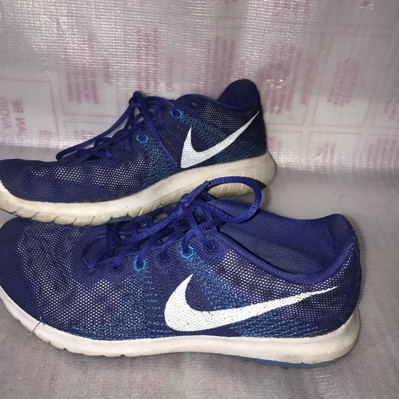 Tennis shoes - Picture 3 of 5